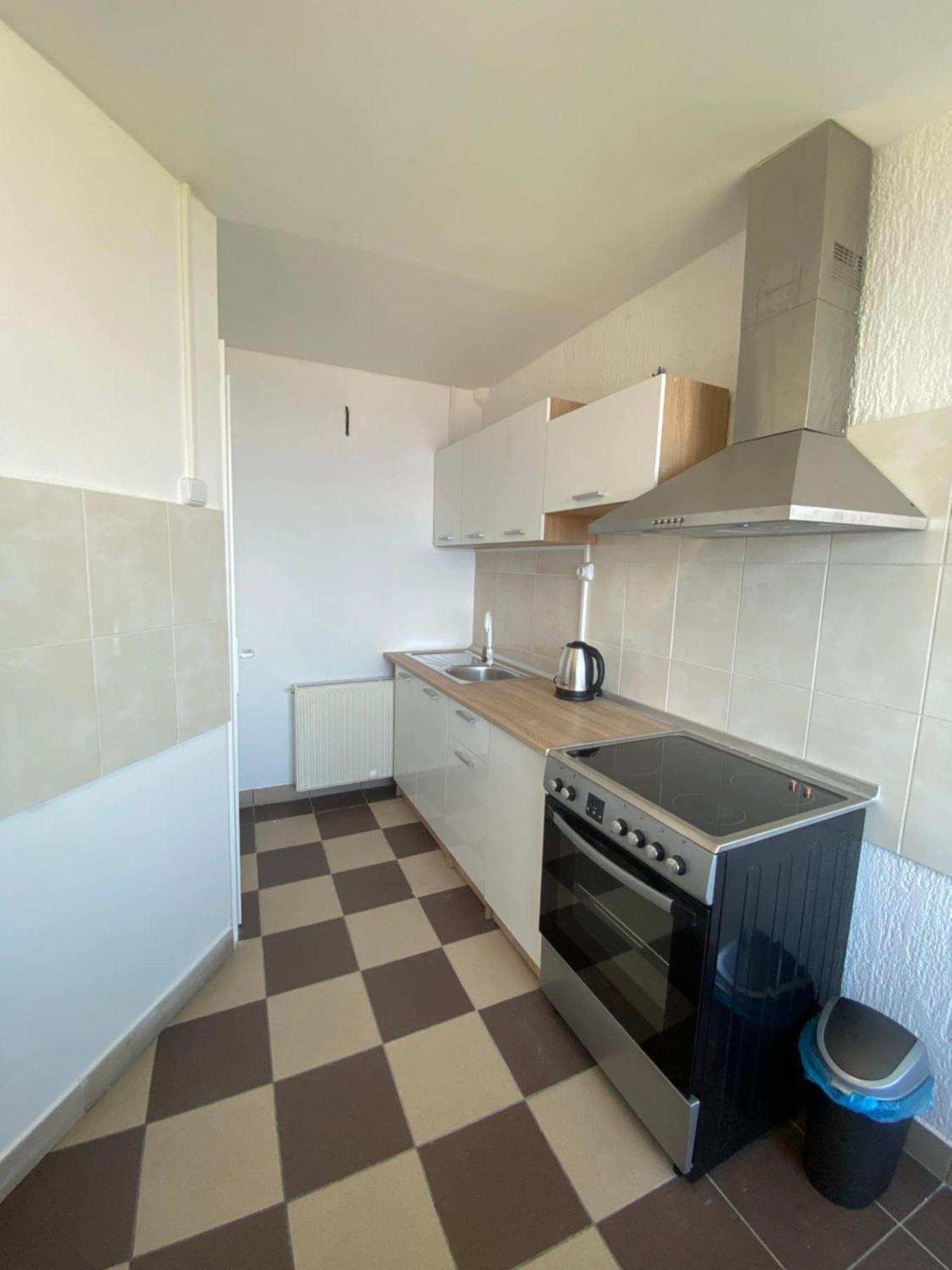 Salyna Apartment *
