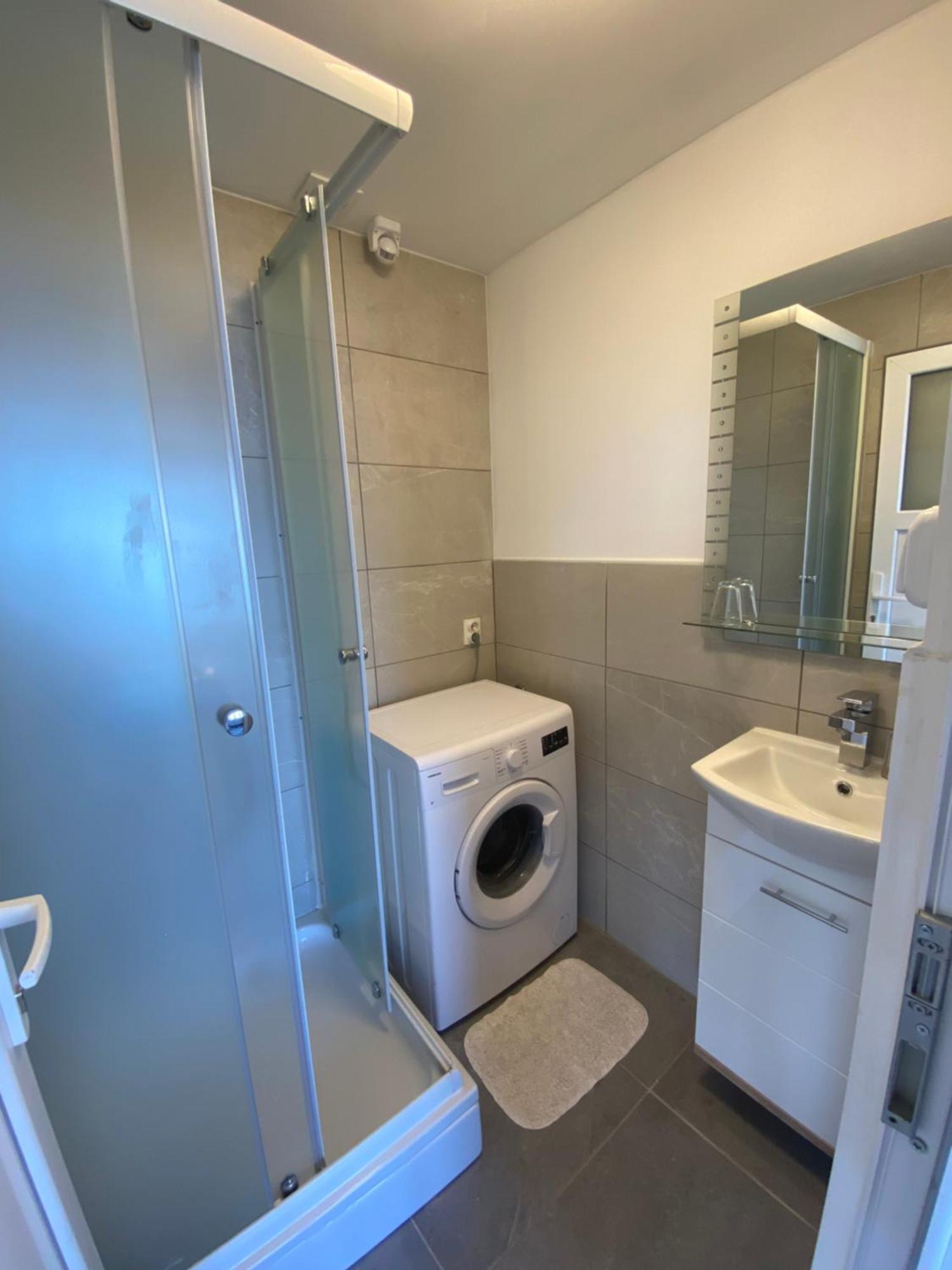 Apartament Salyna *