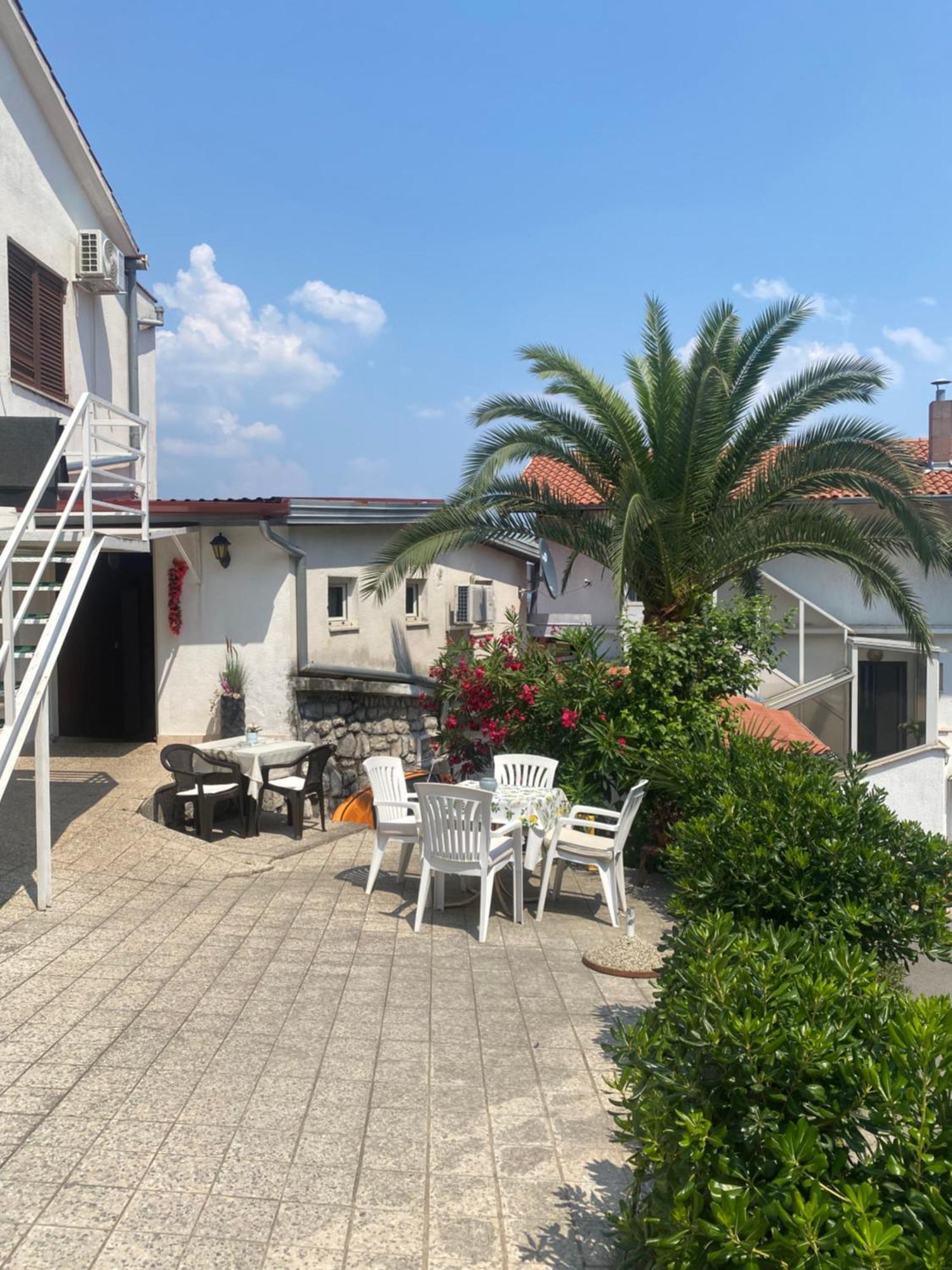 Apartament Salyna